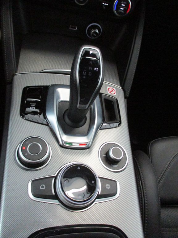 Alfa Romeo Stelvio 2024