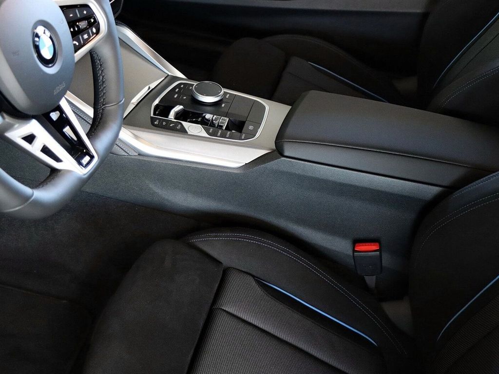 BMW 220 2025