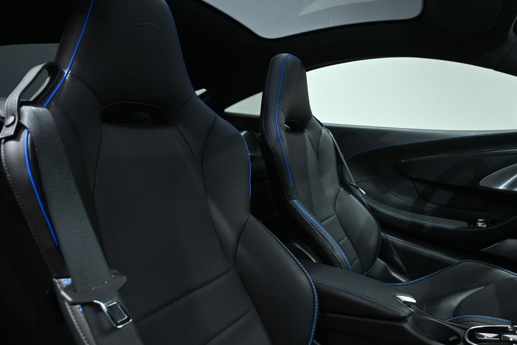 McLaren GT 2023