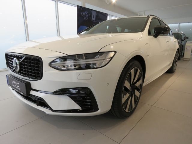 Volvo V90 2025