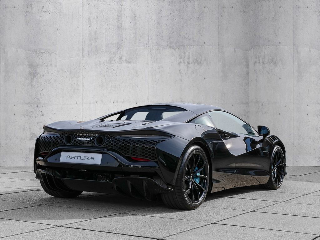 McLaren Artura 2025