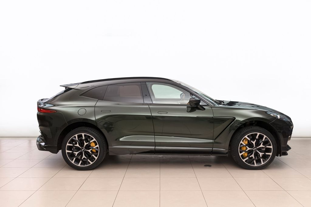 Aston Martin DBX 2023