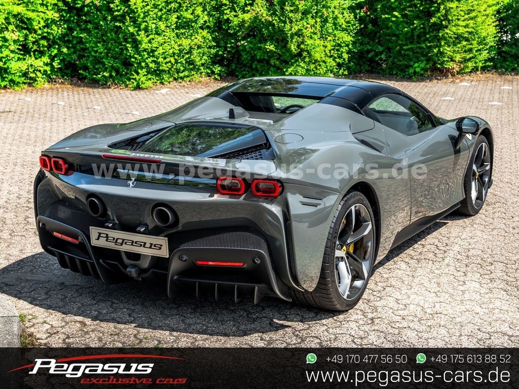 Ferrari SF90 2024