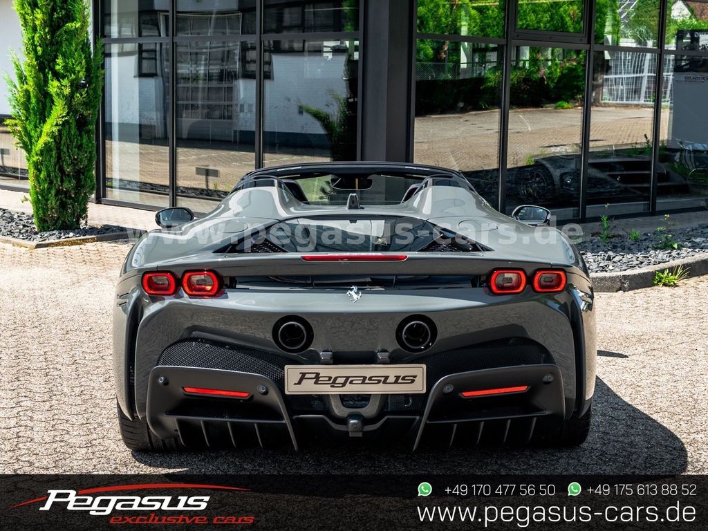 Ferrari SF90 2024