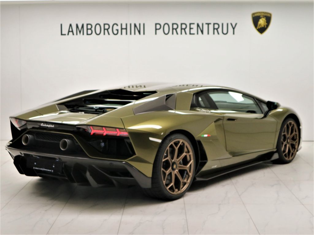 Lamborghini Aventador 2022