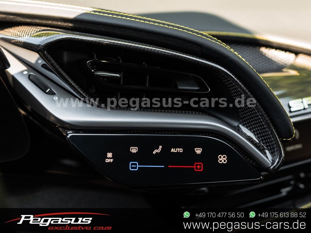 Ferrari SF90 2024
