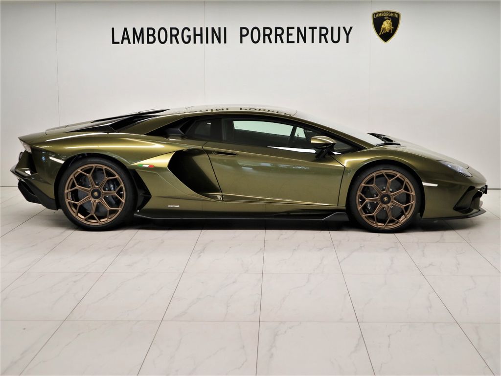 Lamborghini Aventador 2022