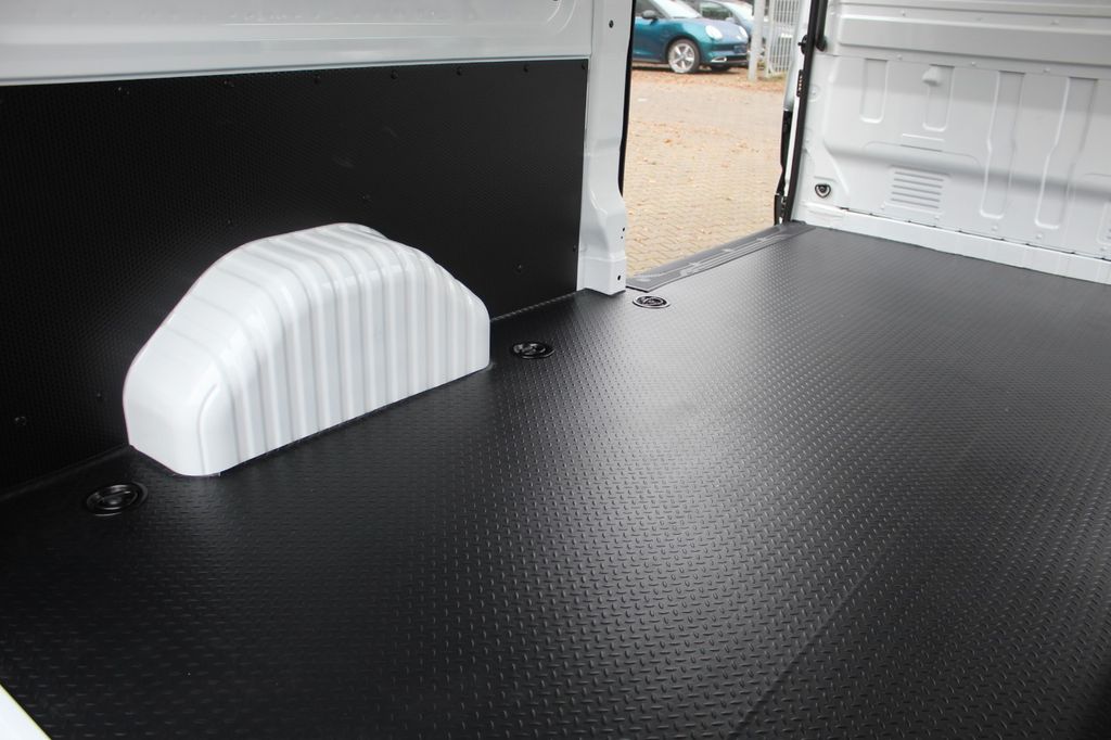 Maxus Deliver 9
