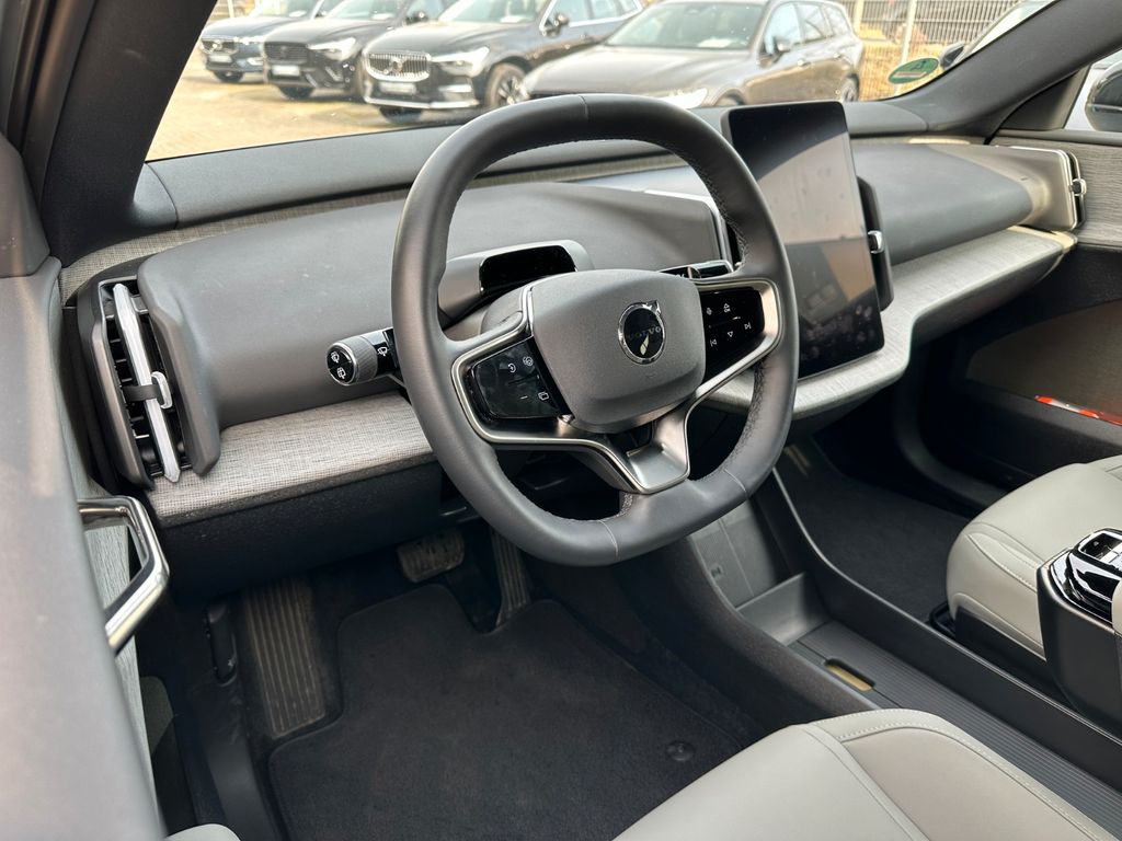 Volvo EX30 2024