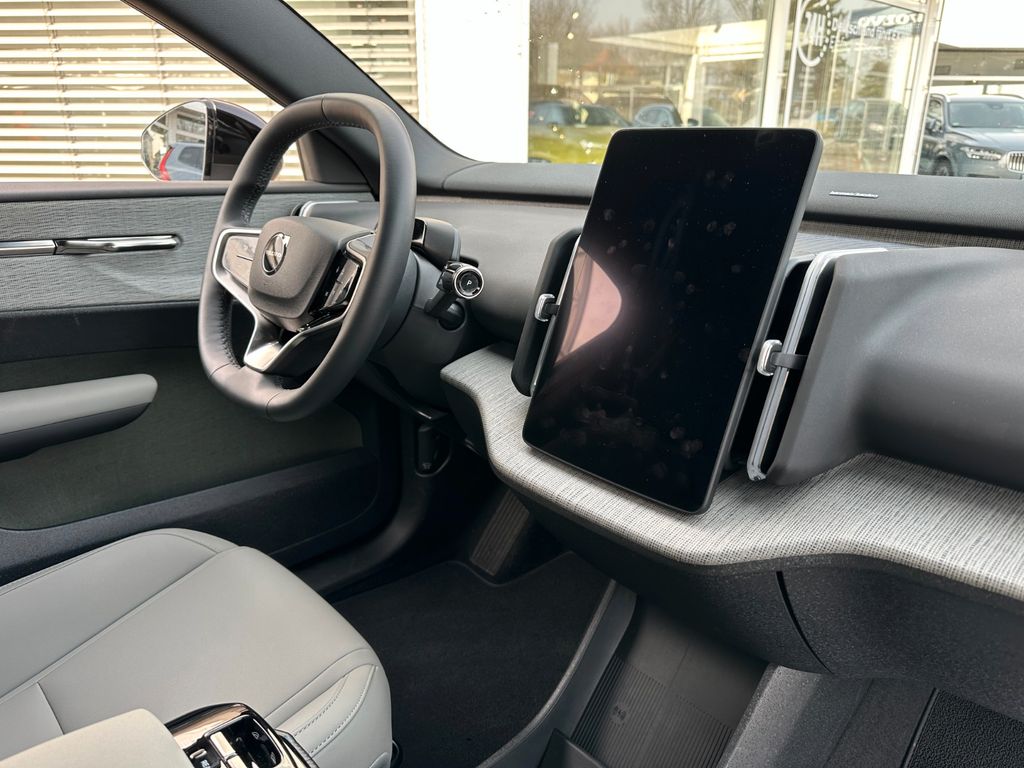 Volvo EX30 2024