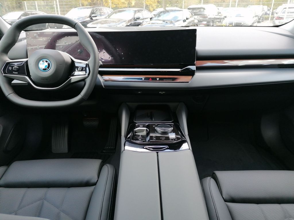 BMW i5 2025