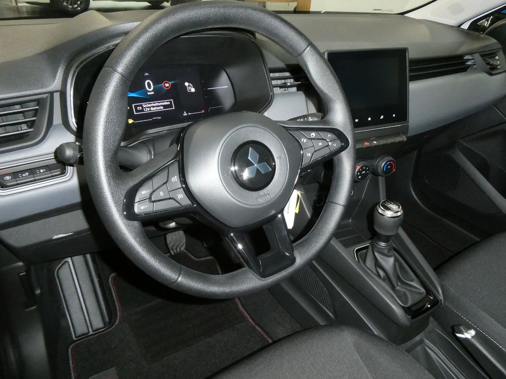 Mitsubishi Colt 2025