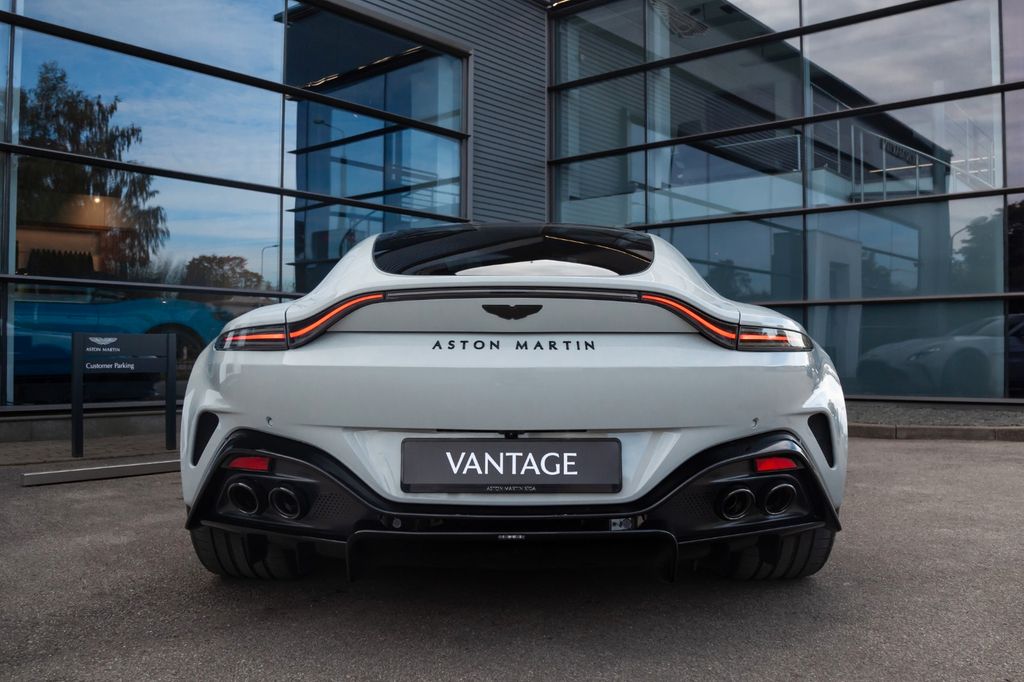 Aston Martin V8 Vantage 2025