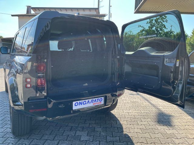 Land Rover Defender 2024