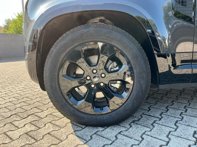 Land Rover Defender 2024