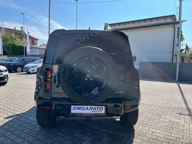 Land Rover Defender 2024