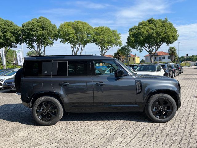 Land Rover Defender 2024