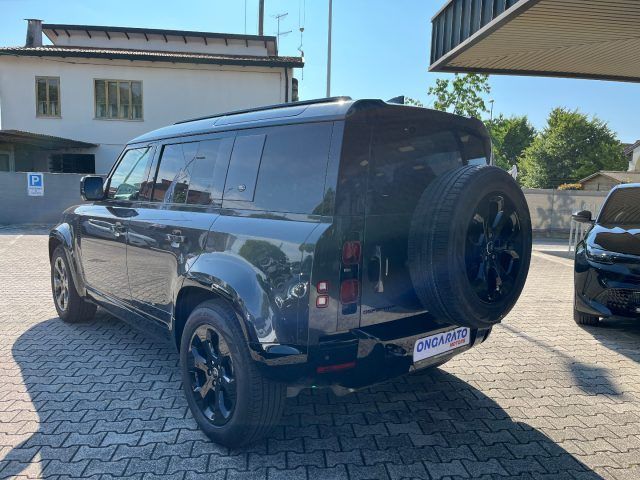 Land Rover Defender 2024
