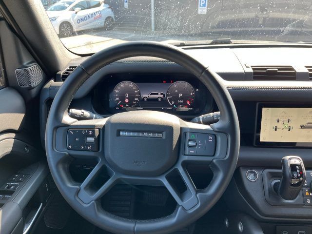 Land Rover Defender 2024