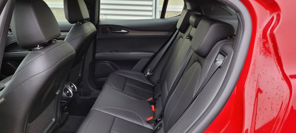 Alfa Romeo Stelvio 2023