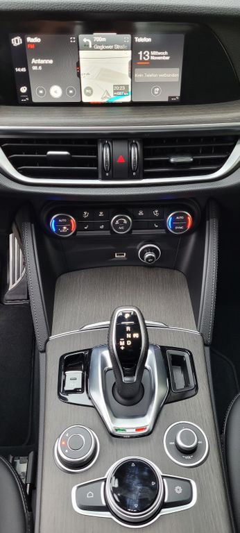 Alfa Romeo Stelvio 2023