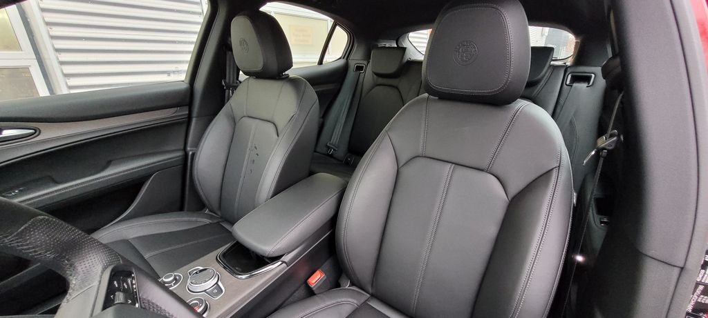 Alfa Romeo Stelvio 2023