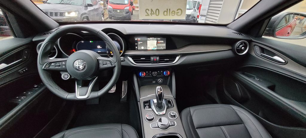 Alfa Romeo Stelvio 2023