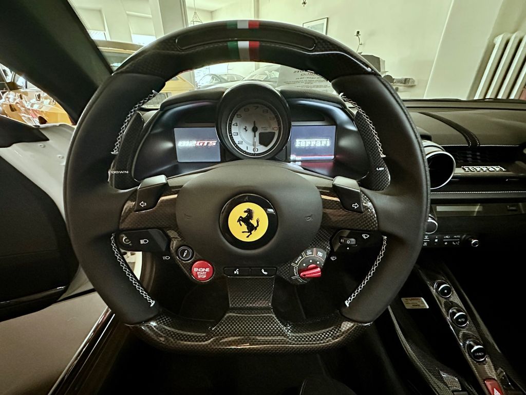 Ferrari 812 2023