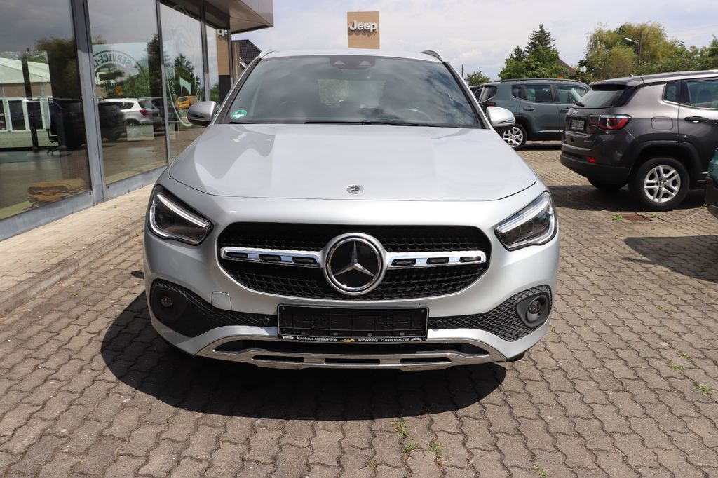 Mercedes-Benz GLA 200 2021