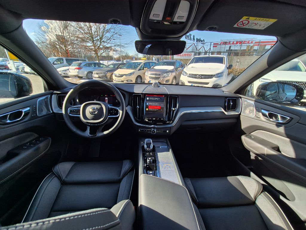 Volvo XC60 2025