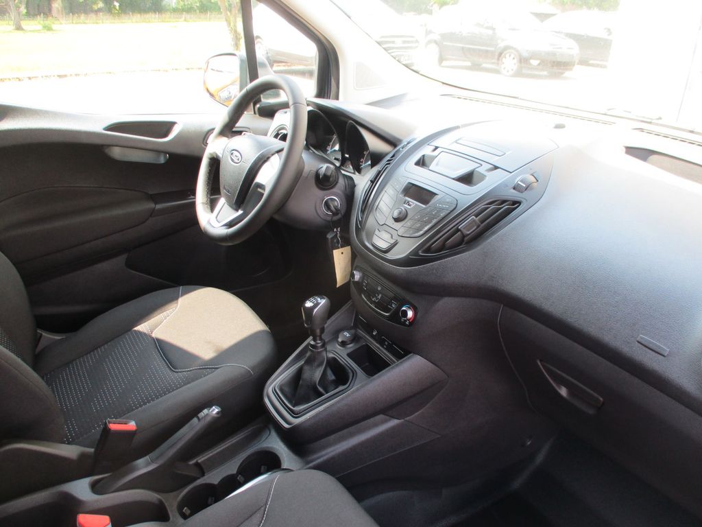 Ford Transit Courier 2023