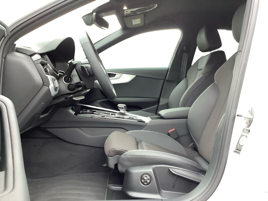 Audi A4 2024
