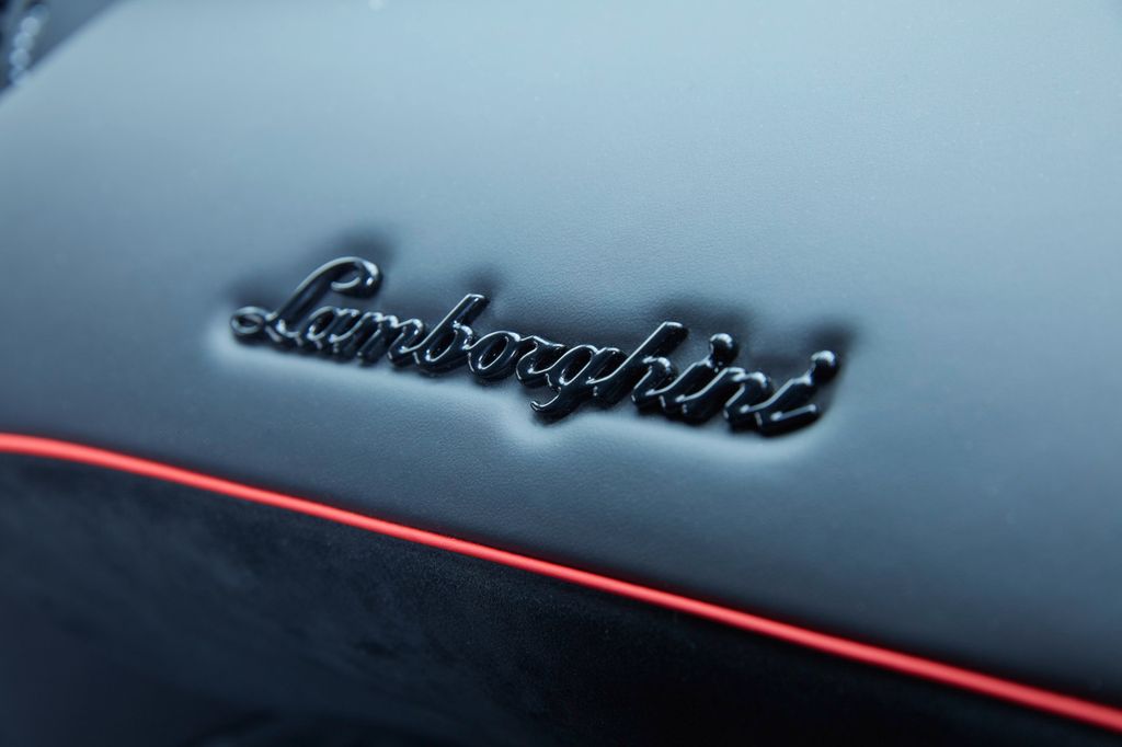 Lamborghini Aventador 2015