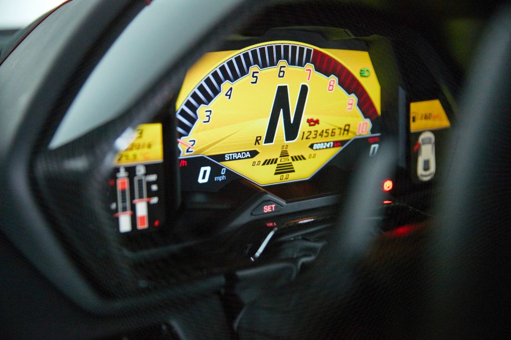 Lamborghini Aventador 2015