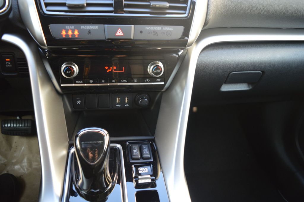 Mitsubishi Eclipse Cross 2024