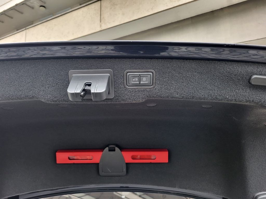 Audi A8 2023