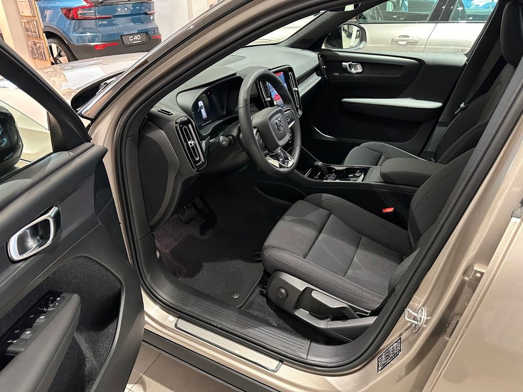 Volvo XC40 2024