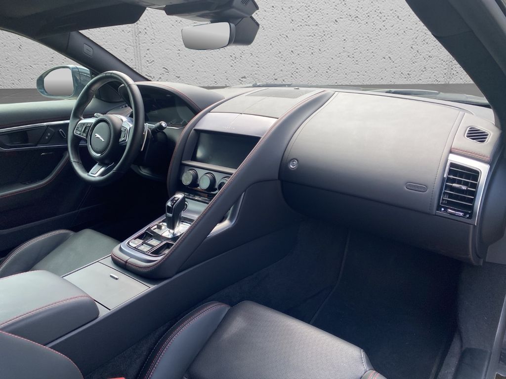 Jaguar F-Type 2021