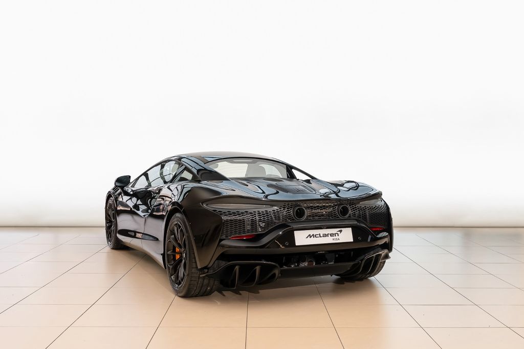 McLaren Artura 2025