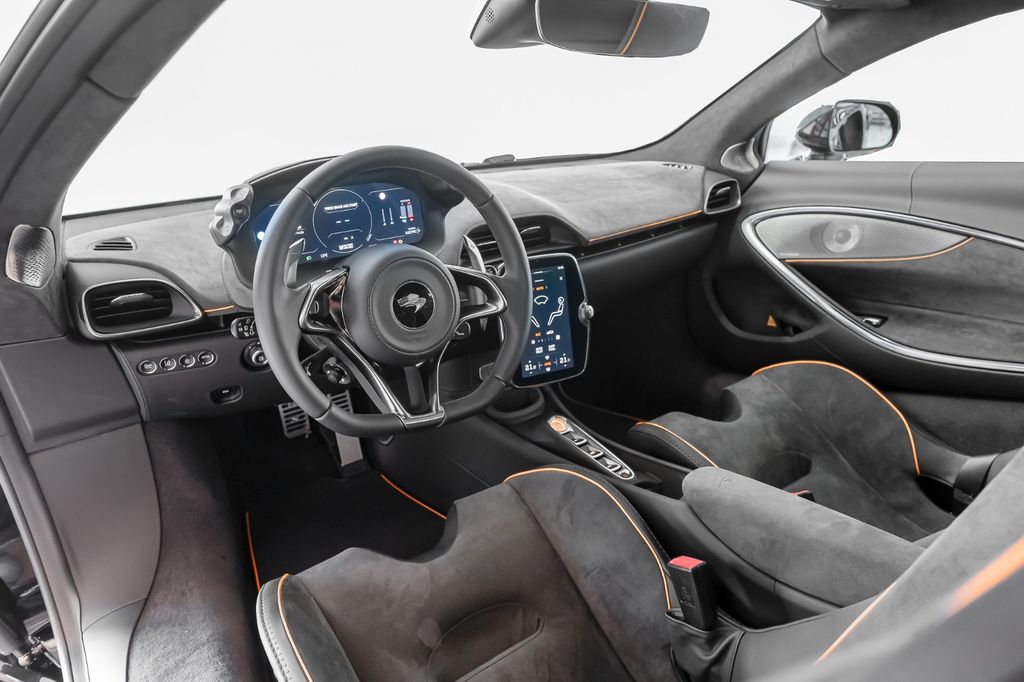 McLaren Artura 2025