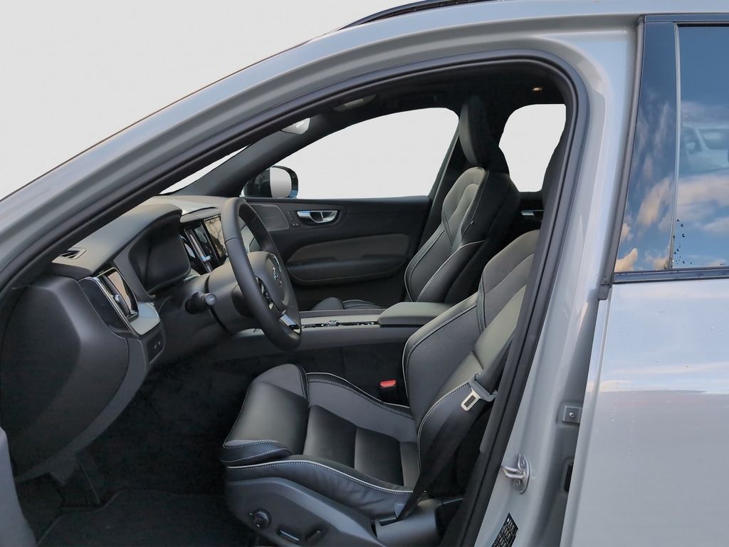Volvo XC60 2025
