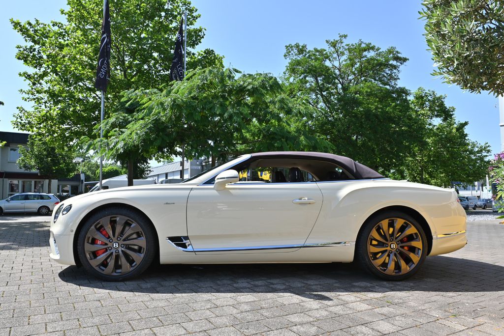 Bentley Continental GTC 2024