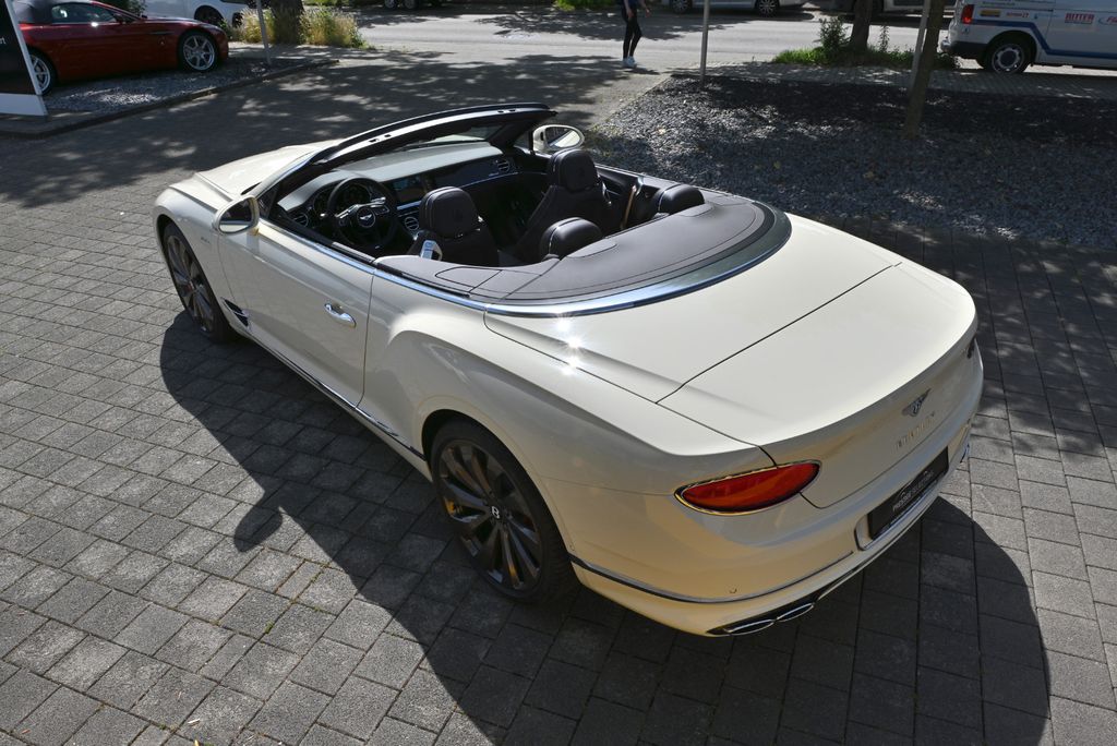 Bentley Continental GTC 2024
