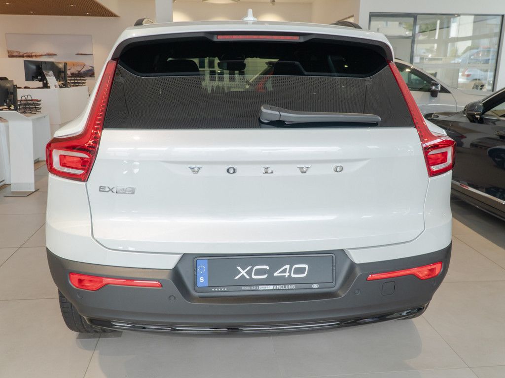 Volvo EX40 2025