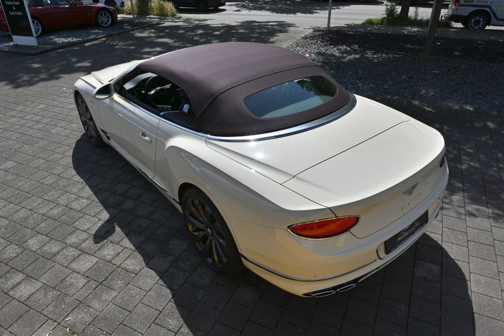 Bentley Continental GTC 2024