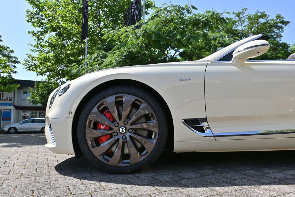 Bentley Continental GTC 2024