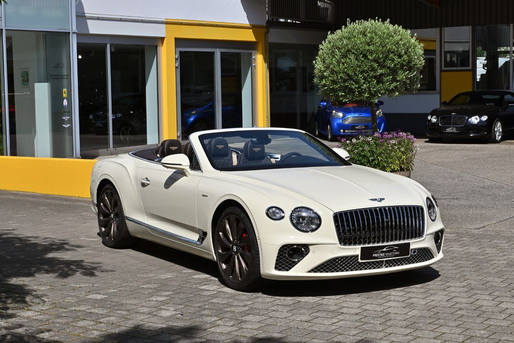 Bentley Continental GTC 2024