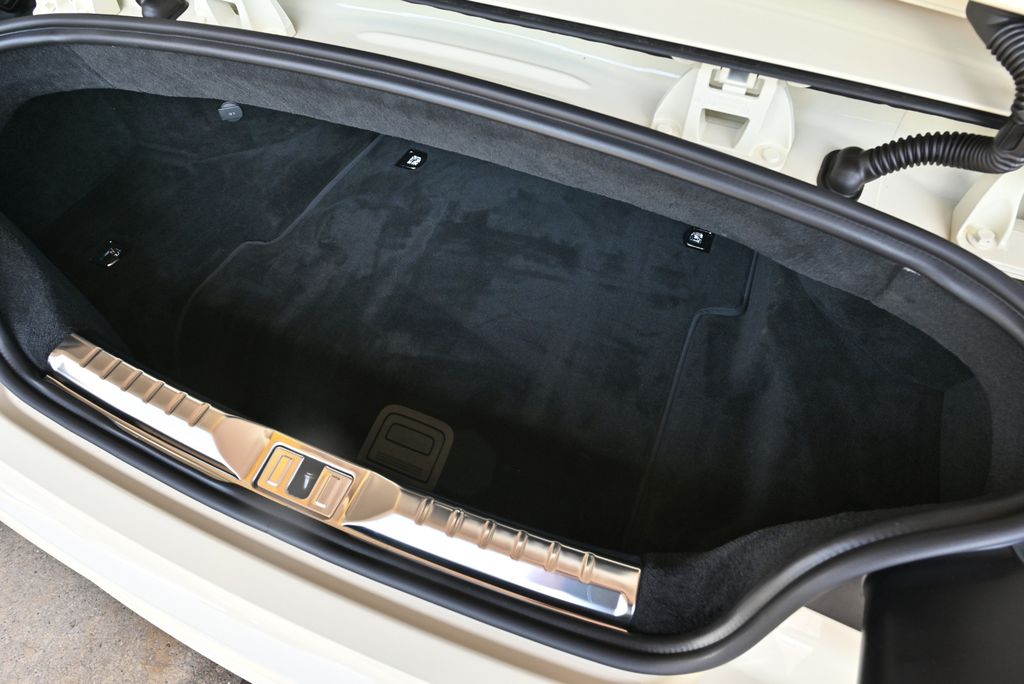 Bentley Continental GTC 2024