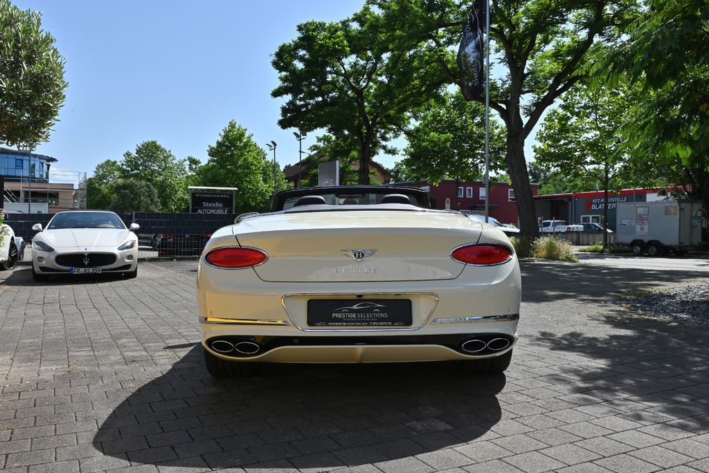 Bentley Continental GTC 2024