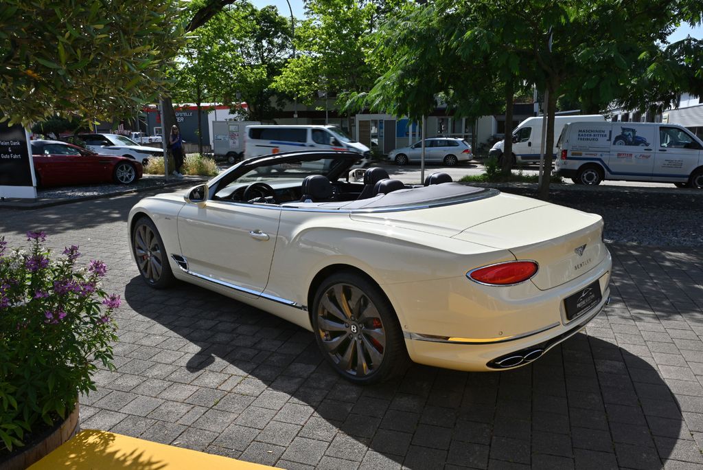 Bentley Continental GTC 2024